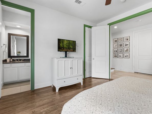 5658 Darling Street, Houston TX 77007
