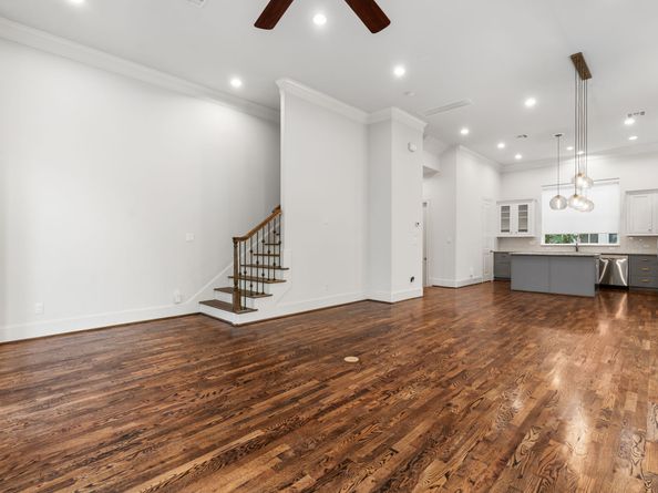 5658 Darling Street, Houston TX 77007