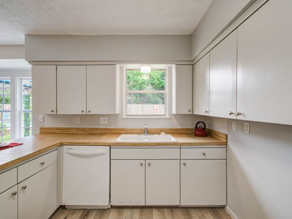 5471 Kuldell Drive, Houston TX 77096