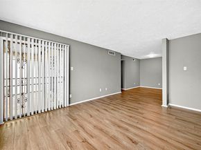 7313 Gulf Freeway 814, Houston TX 77017