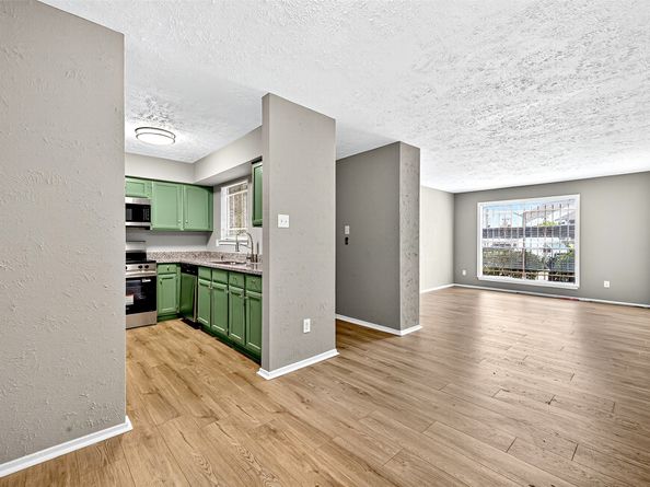 7313 Gulf Freeway 814, Houston TX 77017