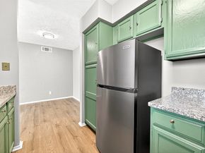 7313 Gulf Freeway 814, Houston TX 77017