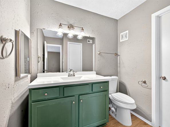 7313 Gulf Freeway 814, Houston TX 77017