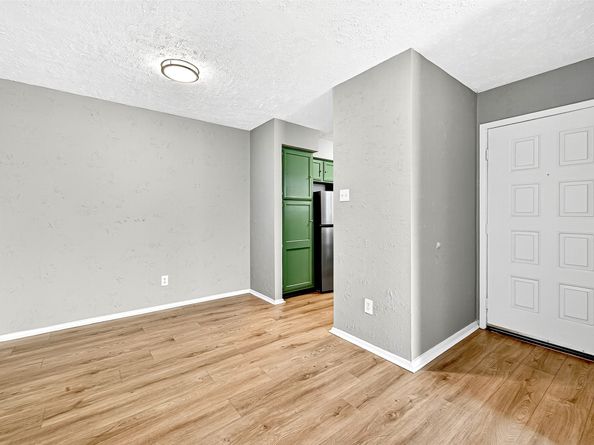 7313 Gulf Freeway 814, Houston TX 77017