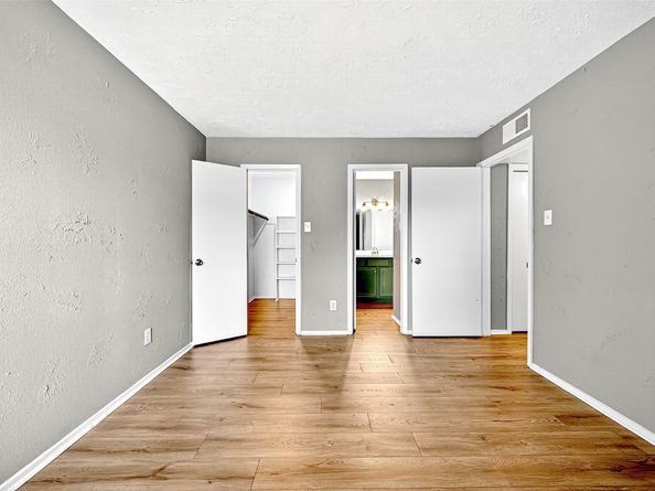 7313 Gulf Freeway 814, Houston TX 77017