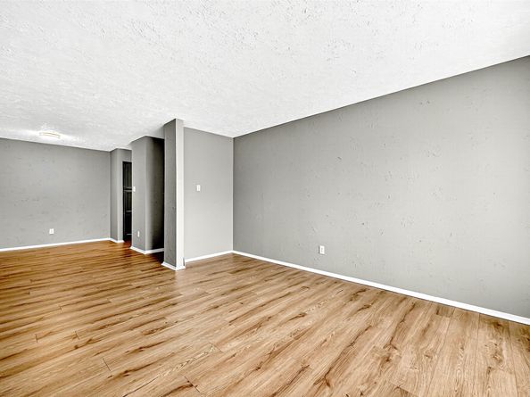7313 Gulf Freeway 814, Houston TX 77017