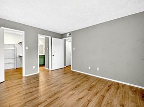 7313 Gulf Freeway 814, Houston TX 77017