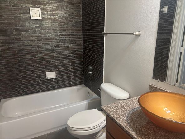 3501 Chenevert Street 11, Houston TX 77004