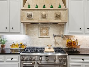 2215 Dunstan Road, Houston TX 77005