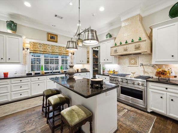 2215 Dunstan Road, Houston TX 77005