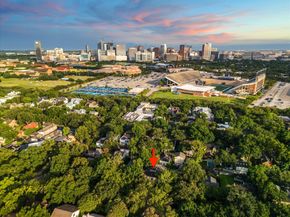 2215 Dunstan Road, Houston TX 77005