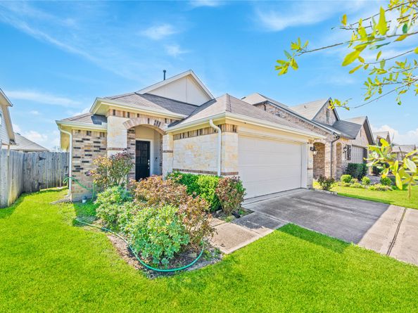 5111 Azalea Trace Drive, Houston TX 77066