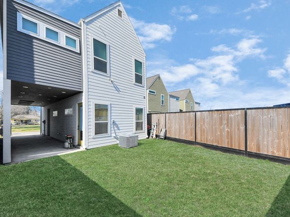 1512 E Hedrick Street, Houston TX 77011
