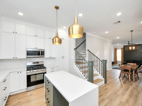 1512 E Hedrick Street, Houston TX 77011