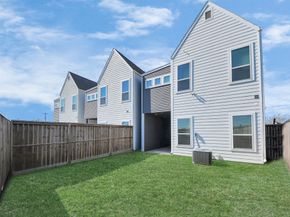 1512 E Hedrick Street, Houston TX 77011
