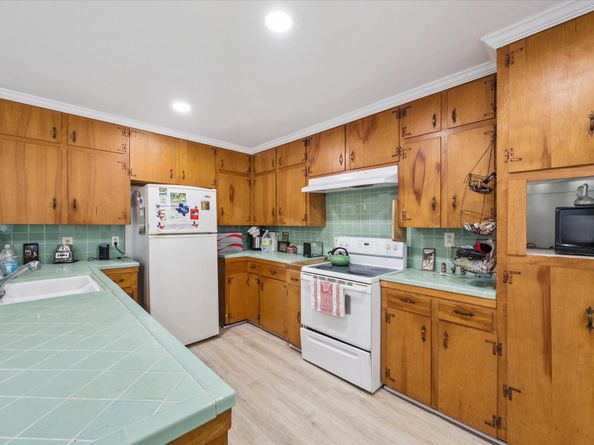 7703 Glenbrae Street, Houston TX 77061