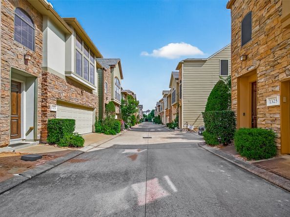 1323 Studer Street, Houston TX 77007
