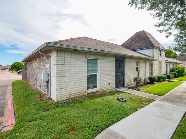 7323 Cook Road, Houston TX 77072