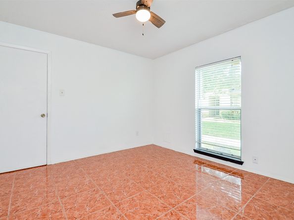 7323 Cook Road, Houston TX 77072