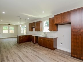 5923 Southtown Street, Houston TX 77033