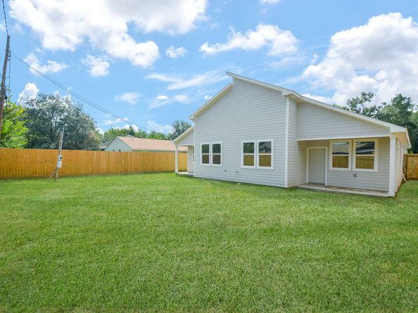 5923 Southtown Street, Houston TX 77033