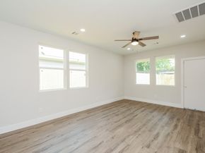 5923 Southtown Street, Houston TX 77033