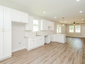 5923 Southtown Street, Houston TX 77033