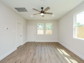 5923 Southtown Street, Houston TX 77033