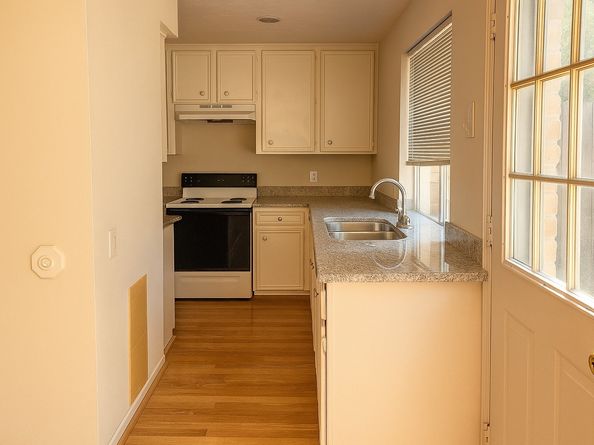 9146 Wilcrest Drive 9146, Houston TX 77099