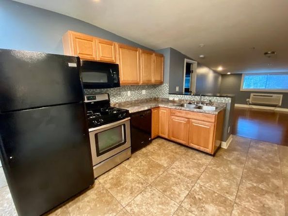 7648 Broadview Drive, Houston TX 77061