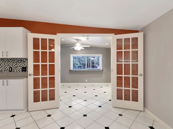 7648 Broadview Drive, Houston TX 77061