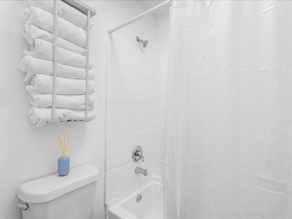 9502 Windswept Lane 9502, Houston TX 77063