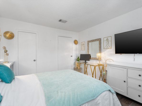 9502 Windswept Lane 9502, Houston TX 77063