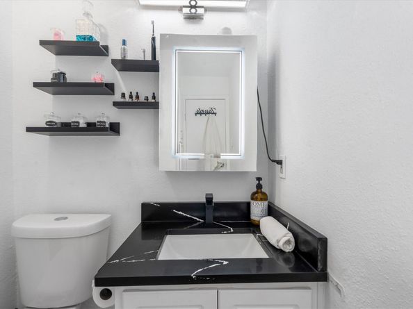9502 Windswept Lane 9502, Houston TX 77063