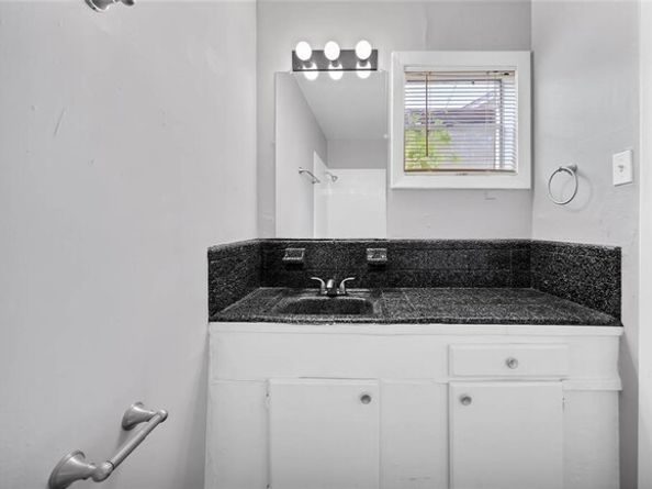 5532 Eskridge Street 6, Houston TX 77023