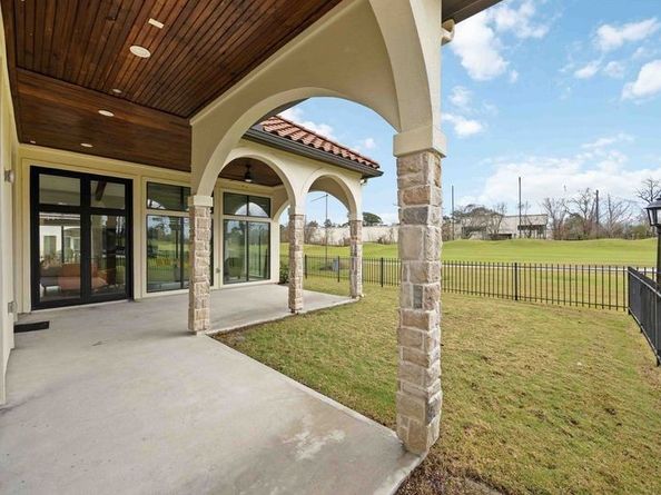 15918 Bridges Fairway Lane, Houston TX 77068