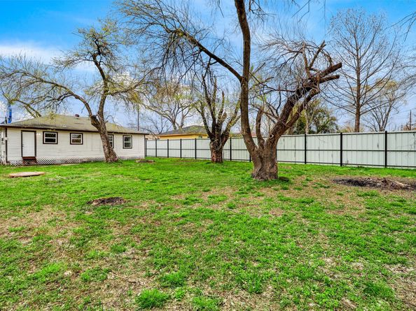 1114 Blackwood Avenue, Houston TX 77032