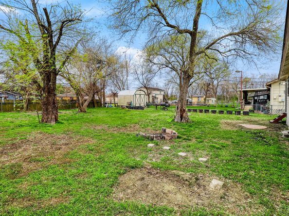 1114 Blackwood Avenue, Houston TX 77032