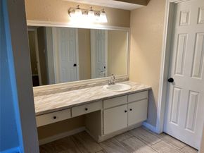 5625 Antoine Drive 601, Houston TX 77091