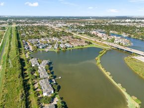 18800 Egret Bay Boulevard 206, Webster TX 77058
