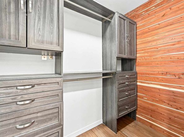 110 Shearwater Ct East 33, Jersey City NJ 07305