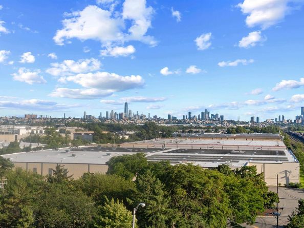 702 Harmon Cove Tower, Secaucus NJ 07094