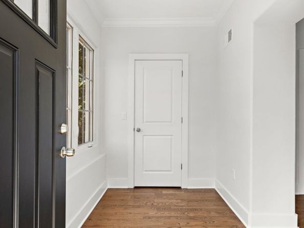 52 Sterling Ave, Weehawken NJ 07086