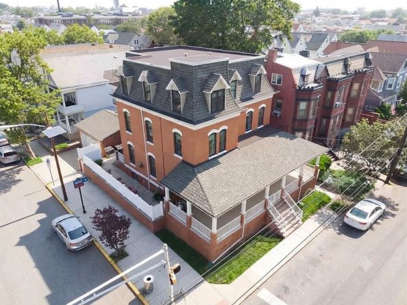 105 W 8th St, Bayonne NJ 07002