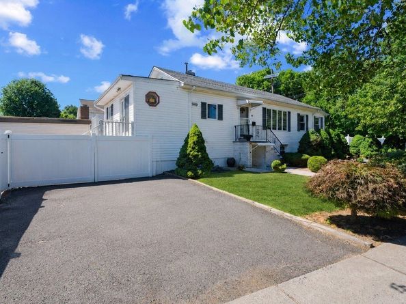 55 Central Lane, Secaucus NJ 07094