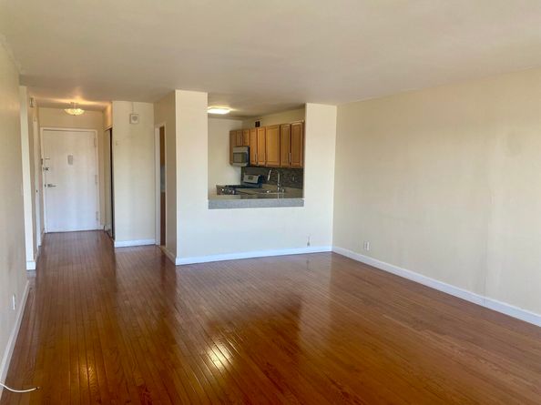 1203 River Rd 14C, Edgewater NJ 07020