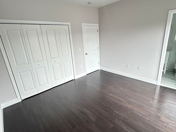 47 Cottage St, Bayonne NJ 07002
