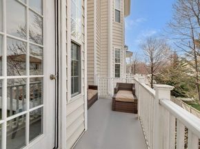 5 Creekside Ct, Secaucus NJ 07094