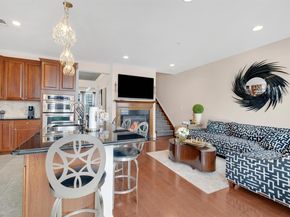 5 Creekside Ct, Secaucus NJ 07094