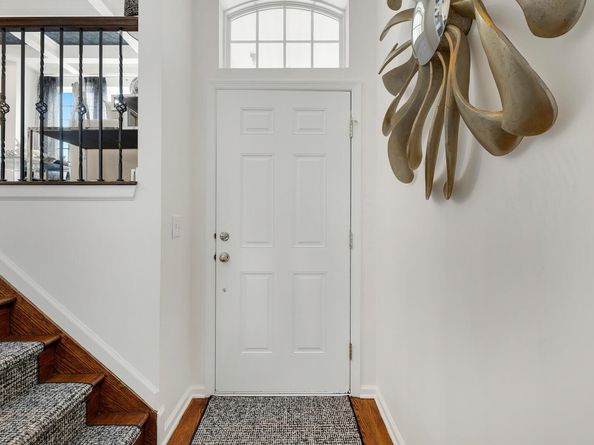 5 Creekside Ct, Secaucus NJ 07094